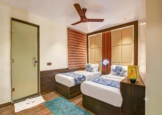Hotel Le Grand - Walk-in from RK Ashram Metro Station - 9
