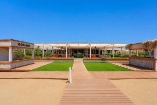 Q Ella Beach Hotel - 1