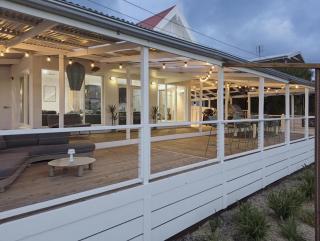 Coastal Clover - Sunsets - Linen - Wifi - Fire pit - Sleeps 8 - 8