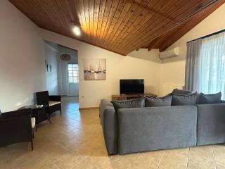 Grouzi Residences - 8