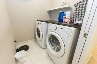 Ottawa 4BR Family Home with Free Parking - 1