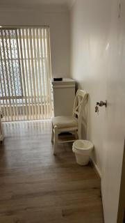 R2 Bright Spacious Room near Perth Airport with AC - 7