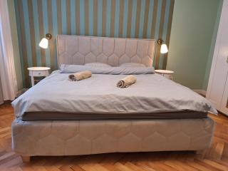 New Oldtown Apartment near St Martin Cathedral, AC, Balcony - 3