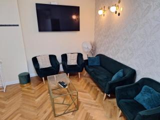 New Oldtown Apartment near St Martin Cathedral, AC, Balcony - 4