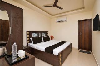 Collection O Sector 5 Ghaziabad Formerly Five Seas - 0