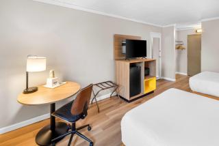 Days Inn by Wyndham Columbus East Airport - 8