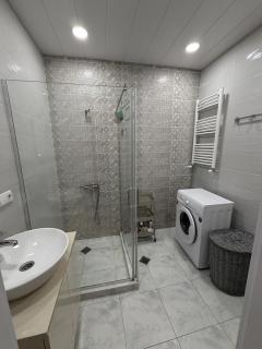 Modern 2BR and Living Room in Central Tbilisi - 2