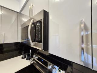 Entire Luxury Suite 4 Mins to Falls Free Parking - 6