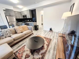 Entire Luxury Suite 4 Mins to Falls Free Parking - 3