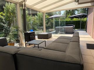 Familiehuis Rheeze met Jacuzzi | 10 personen - 6