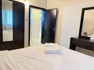 Family-Friendly 2BR Near Everything in Juffair - 5