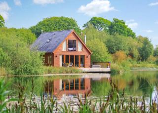 Anglesey Lakeside Lodges - 2