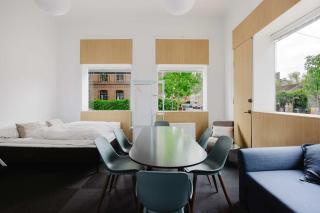 Nomad City Lakes Grand Room for 12 - 9