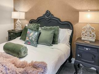 Cherry Cottage - 1