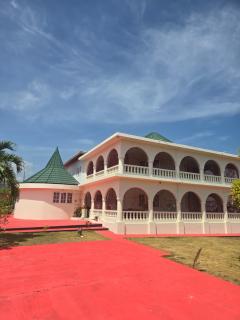 A-List Jamaican Comfort - 9
