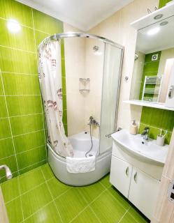 Modern Apartment Free Parking Ideal for Business & Couples - 4