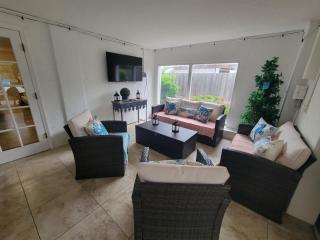 Private Heated Pool - Hot Tub - Near St Armands - Close to the Beach - 4