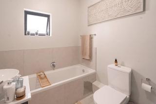 Luxury Carlswald Stay - Near Mall of Africa - 4
