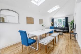 Charming 5BR Home with Garden & Parking - 8