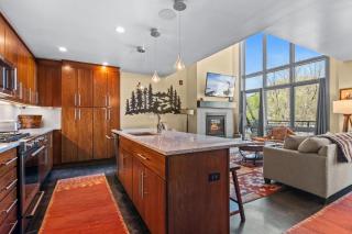RMR: The Town Square Loft Condo in Downtown Jackson - 7