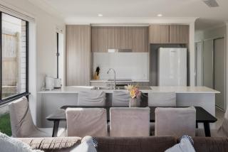 Modern 4BR Home near Park Ridge with Patio - 8