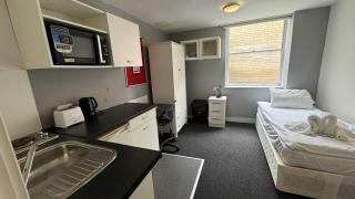 Modern Central Coventry Budget Single Studio - 6