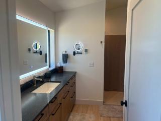 360 Views - Luxury Lodge Sleeps 20 - 2