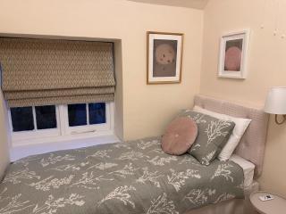 Fossils, Beaches and Cosy nights at Langmoor Manor - 9