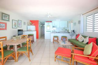 Charming 2 bedroom apt on gorgeous quiet beach - Sea Star 3 - 2