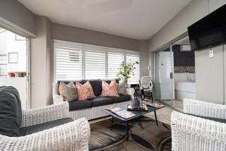 Ballito Beachfront Villa, LOAD SHEDDING FRIENDLY - 9