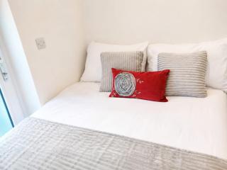 Edinburgh City Room - 2