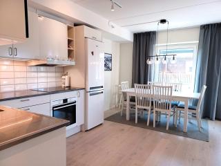 Central Apartment with Sauna & Balcony - 4