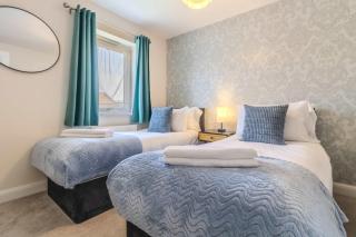 Spacious and Cosy 3-bed Home in Bedford by Renzo Free Parking Close to A6 - 1