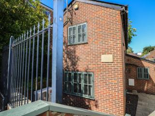 Tiffanys Coach House - 2