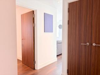 2BHK Panoramic Views, Sleep 6, 1 Min from Station, BP95 - 9