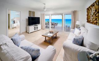 Modern Beachfront Condo with Pool - Sapphire 517 - 7