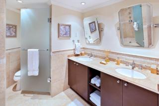 Modern Beachfront Condo with Pool - Sapphire 517 - 4