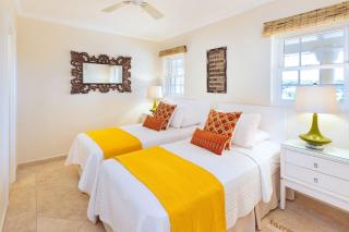 Modern Beachfront Condo with Pool - Sapphire 517 - 1