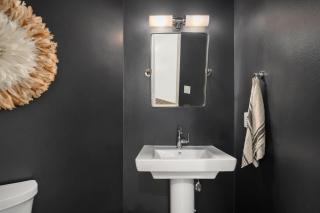 Urban Escape - Newly Remodeled Home - Bellevue - 4