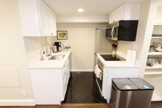 Charming Retreat on Swann - 2