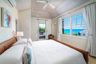 Penthouse Condo With Plunge Pool and Ocean View - Beacon Hill 305 - 2