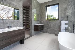 Luxury Modern Beachfront Villa - Onyx - 3