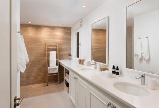 Luxury Condo on Beach - Coral Cove 7 - 1