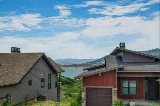 Hot Tub, Mtn & Lake Views! Group Abode in Daniel - 3