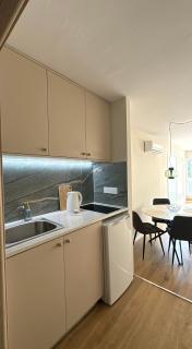 Modern 1BRapartment Pool & Prime Paphos Location - 7