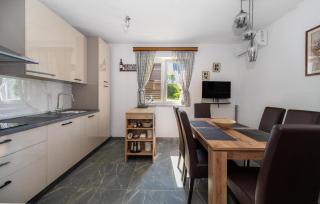Prachtige Woning Met 2 Slaapkamers In Plomin - 5