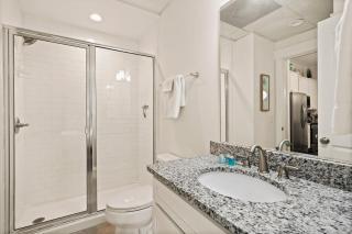 Queen Suite @ 400 Ocean Suites - 3