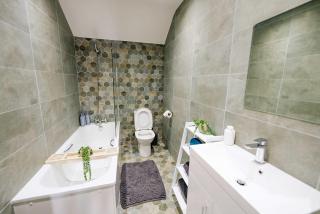 Luxury High Ceiling 2BR Apt Near Centre & Stadium - 3