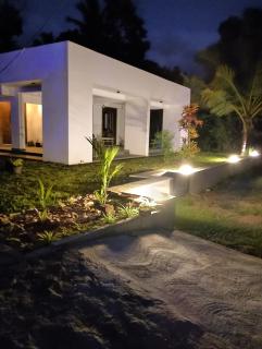 The White Porch - 5