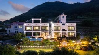 Namhae Ryu&Lee Pet Pension - 1